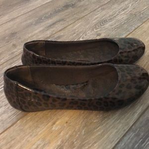 Born B.O.C. patent leather leopard flats